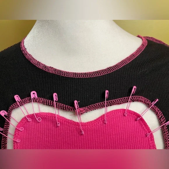 Shein Safety Pin Heart Appliqué - M - Picture 4 of 11